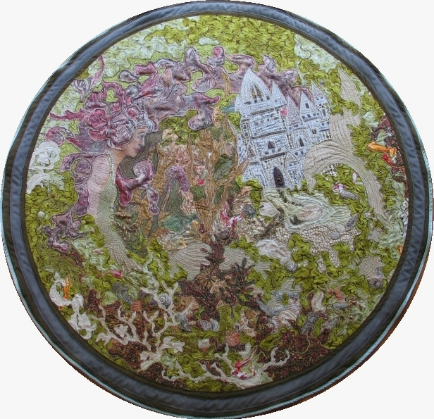 kaufman-challenge-the-sand-goddess-applique-round-quilt